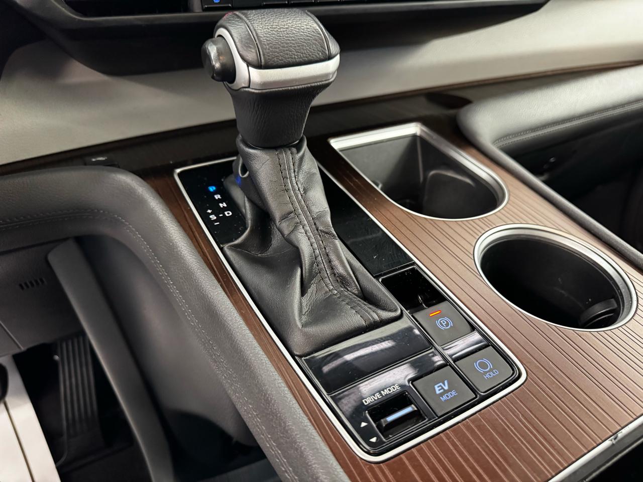 Toyota Sienna XLE FWD 7-Passenger (Natl) 2022