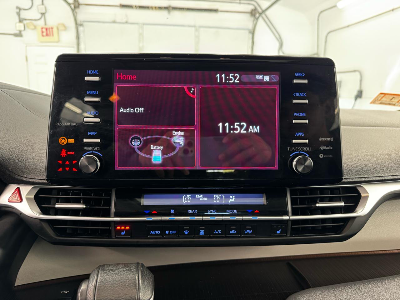 Toyota Sienna XLE FWD 7-Passenger (Natl) 2022