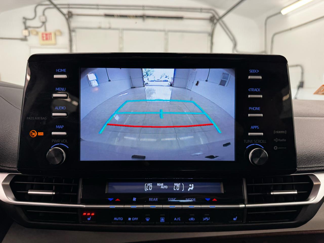 Toyota Sienna XLE FWD 7-Passenger (Natl) 2022