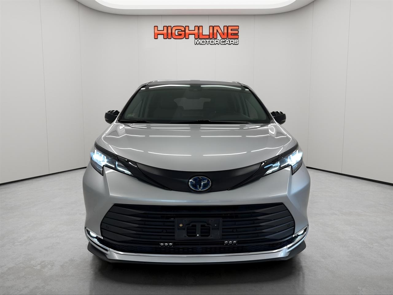 Toyota Sienna XLE FWD 7-Passenger (Natl) 2022