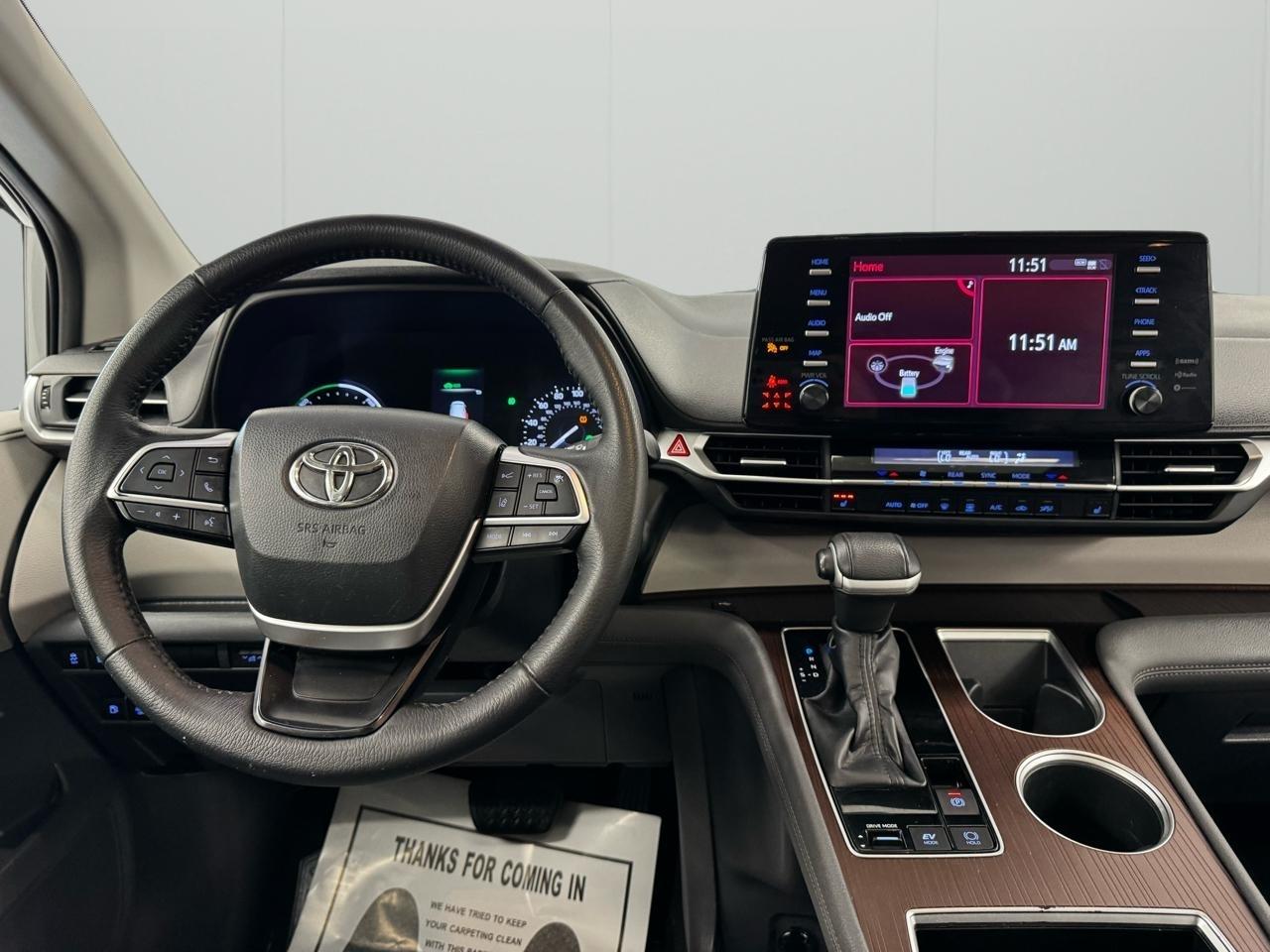 Toyota Sienna XLE FWD 7-Passenger (Natl) 2022