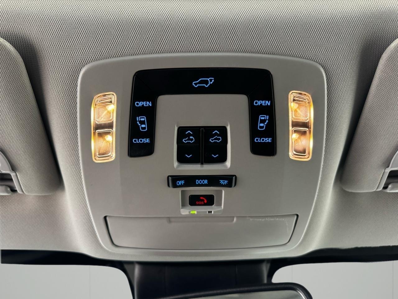 Toyota Sienna XLE FWD 7-Passenger (Natl) 2022