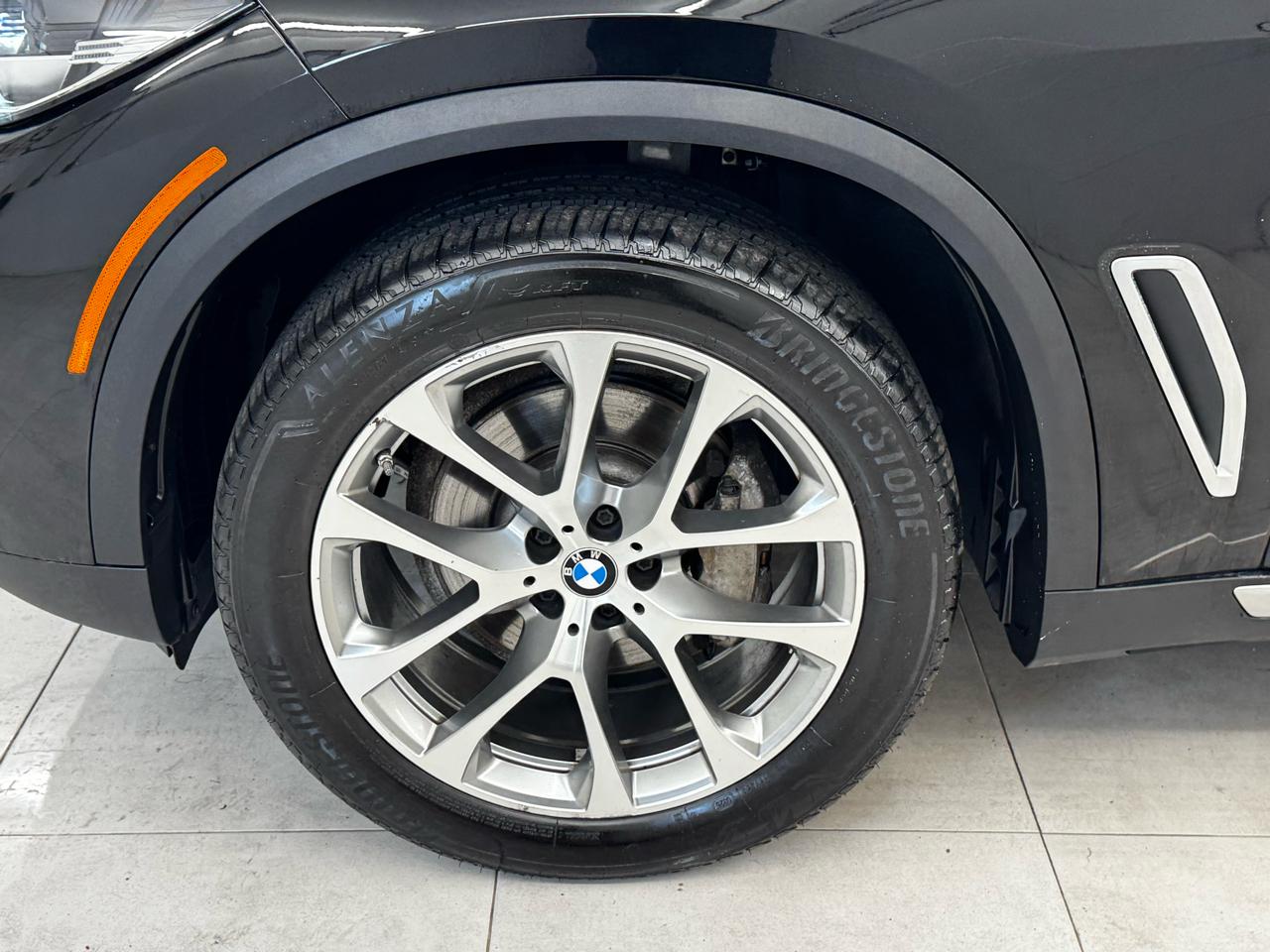 BMW X5 sDrive40i Sports Activity Vehicle 2020