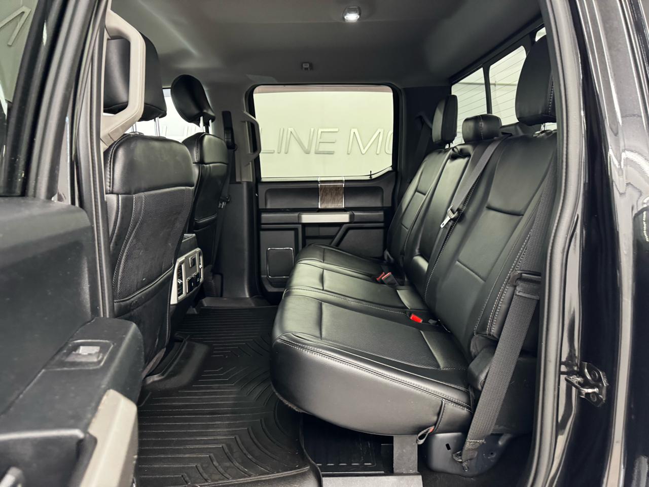 Ford Super Duty F-350 DRW Lariat 4WD Crew Cab 8' Box 2019