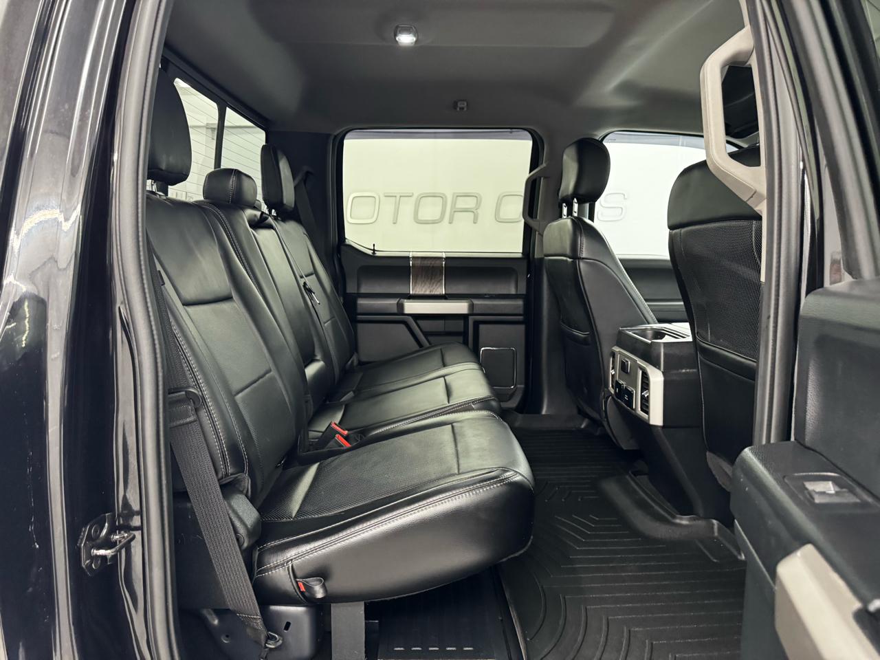 Ford Super Duty F-350 DRW Lariat 4WD Crew Cab 8' Box 2019