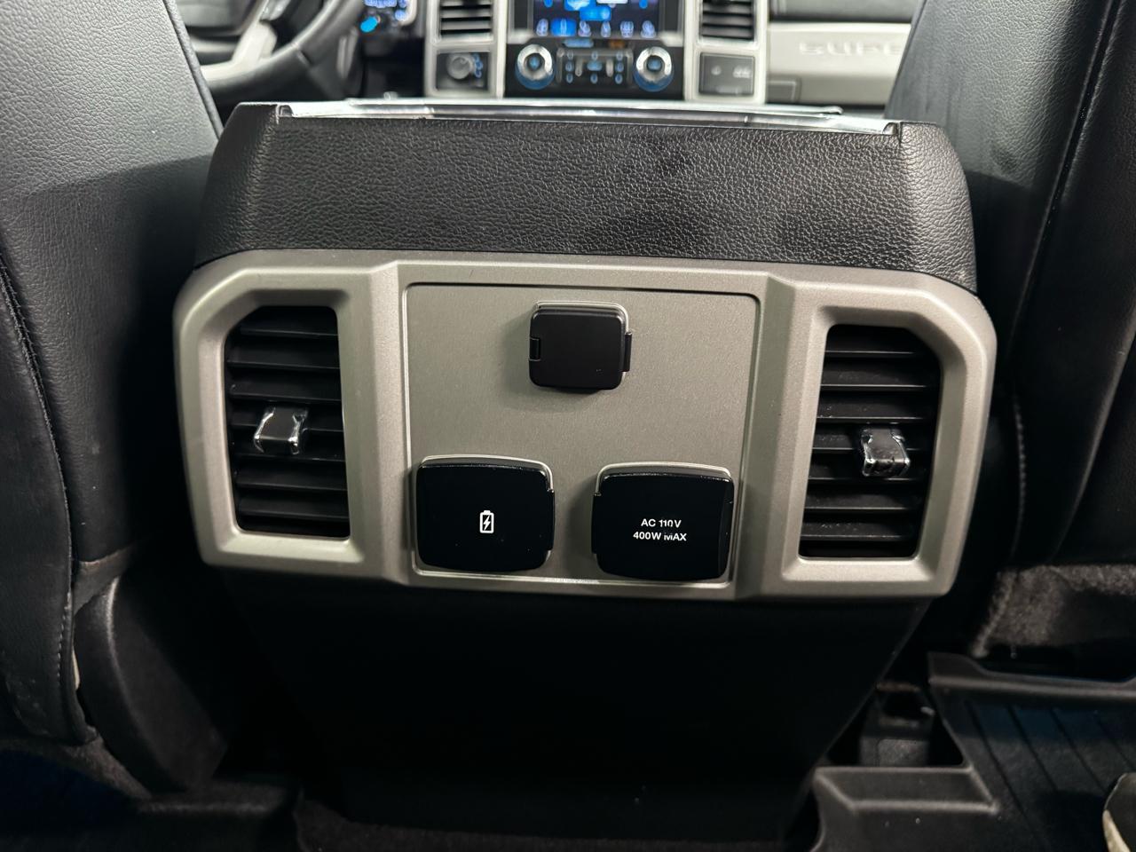 Ford Super Duty F-350 DRW Lariat 4WD Crew Cab 8' Box 2019