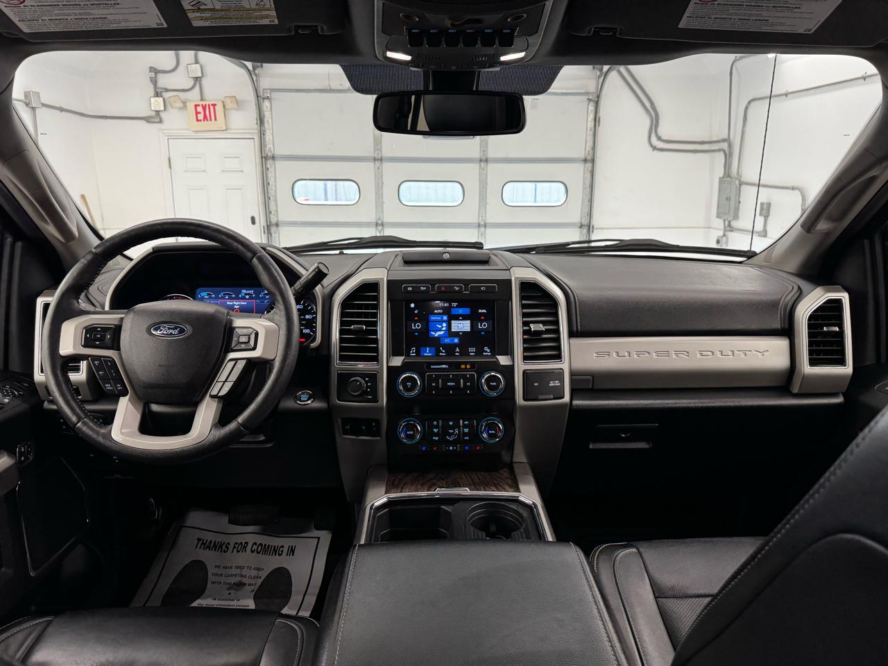 Ford Super Duty F-350 DRW Lariat 4WD Crew Cab 8' Box 2019