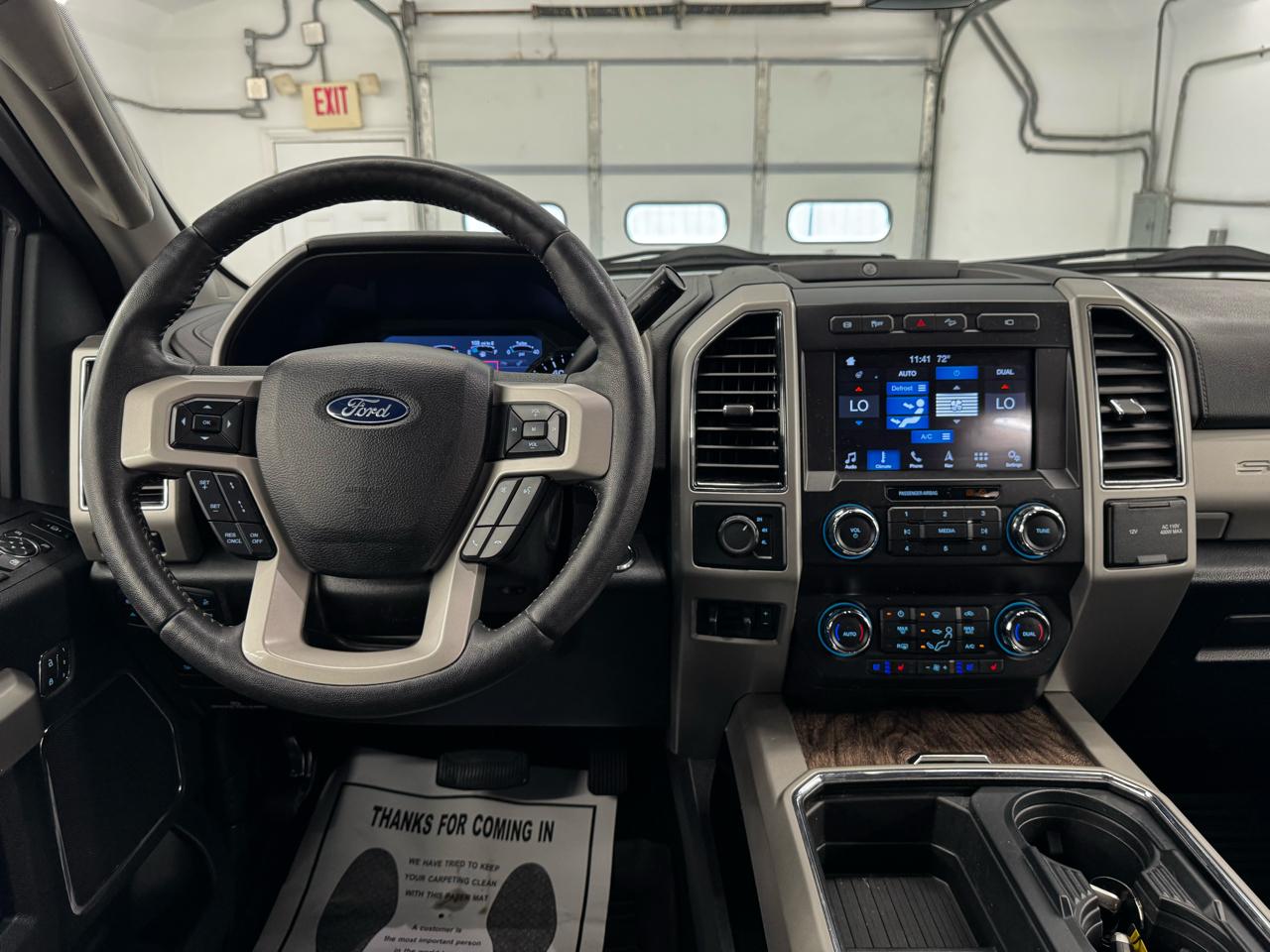 Ford Super Duty F-350 DRW Lariat 4WD Crew Cab 8' Box 2019