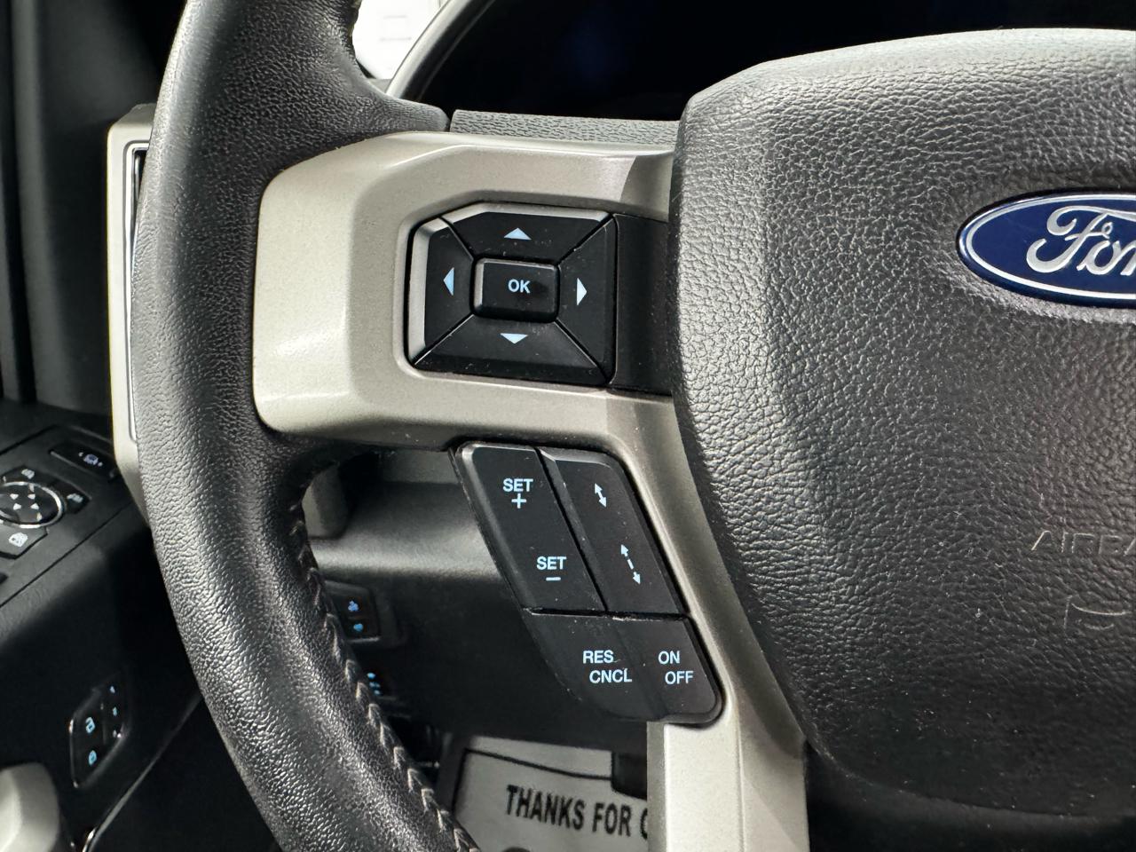 Ford Super Duty F-350 DRW Lariat 4WD Crew Cab 8' Box 2019