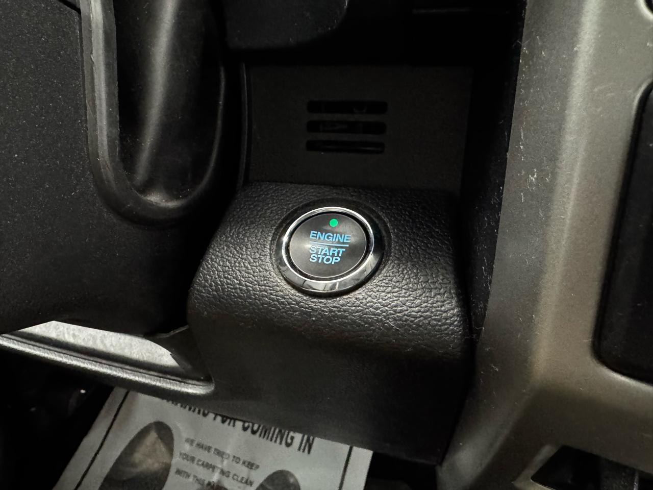 Ford Super Duty F-350 DRW Lariat 4WD Crew Cab 8' Box 2019