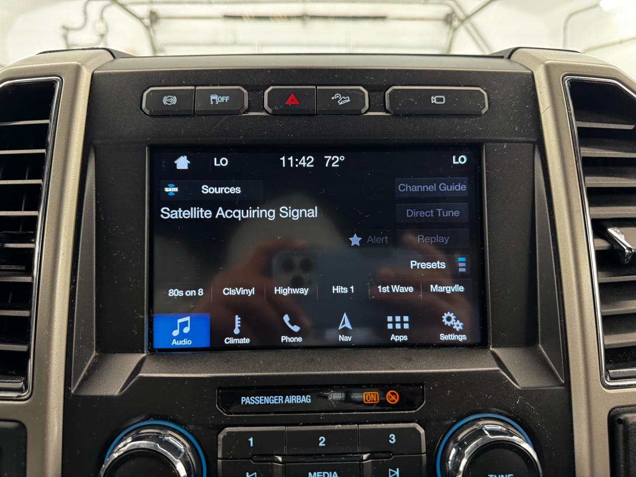 Ford Super Duty F-350 DRW Lariat 4WD Crew Cab 8' Box 2019