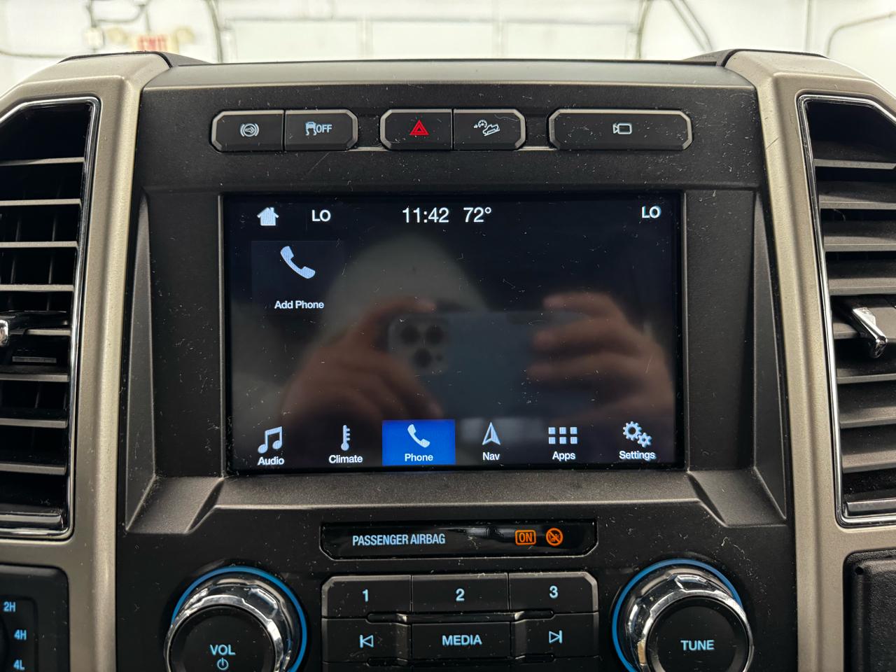 Ford Super Duty F-350 DRW Lariat 4WD Crew Cab 8' Box 2019