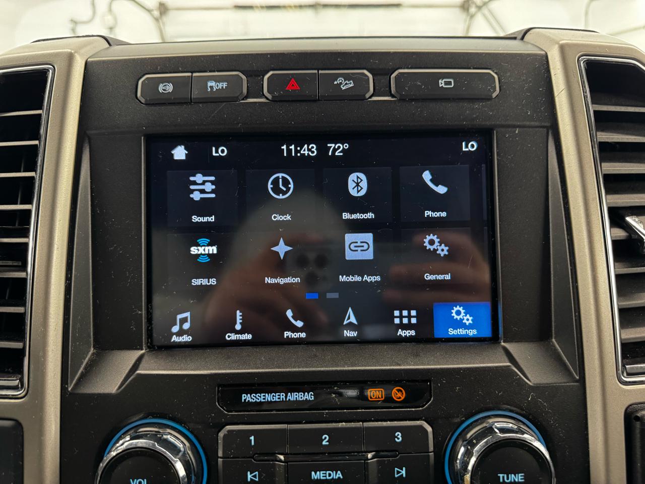 Ford Super Duty F-350 DRW Lariat 4WD Crew Cab 8' Box 2019