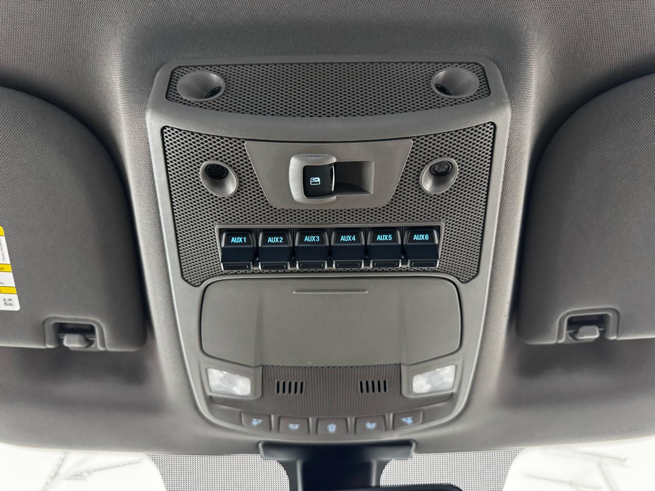 Ford Super Duty F-350 DRW Lariat 4WD Crew Cab 8' Box 2019