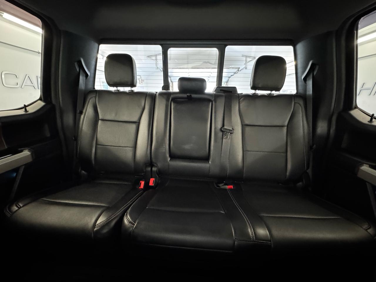 Ford Super Duty F-350 DRW Lariat 4WD Crew Cab 8' Box 2019