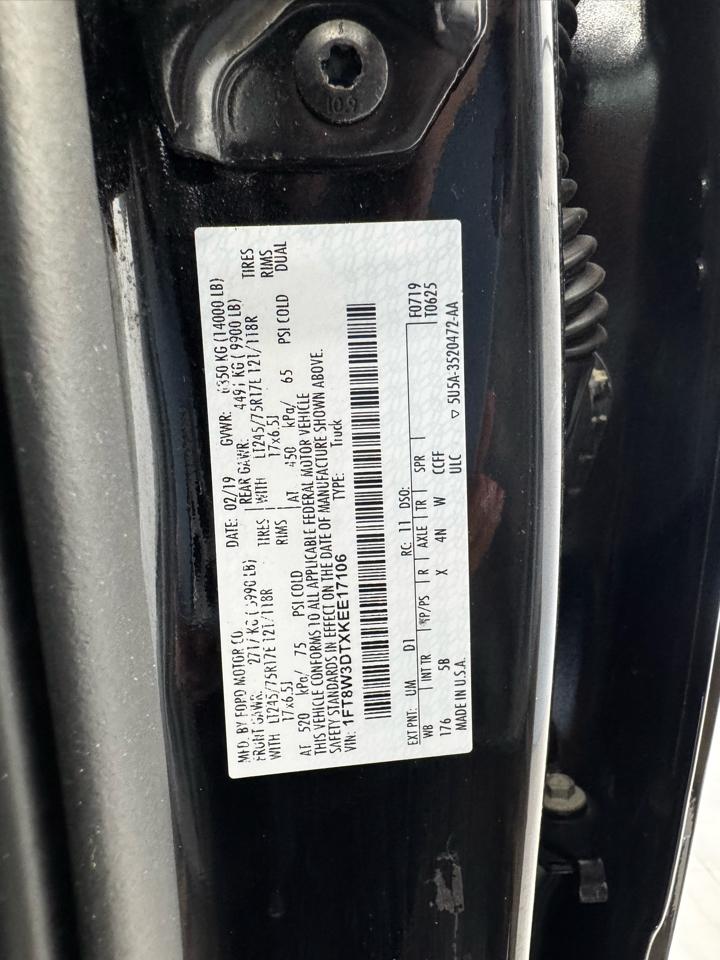 Ford Super Duty F-350 DRW Lariat 4WD Crew Cab 8' Box 2019