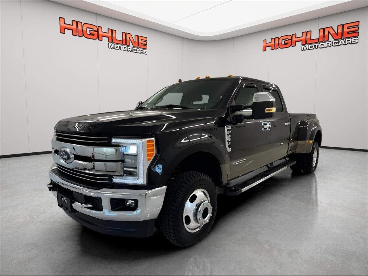 Ford Super Duty F-350 DRW Lariat 4WD Crew Cab 8' Box 2019