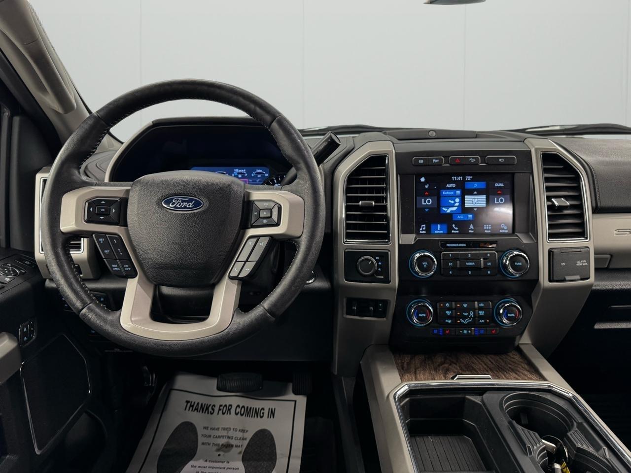 Ford Super Duty F-350 DRW Lariat 4WD Crew Cab 8' Box 2019