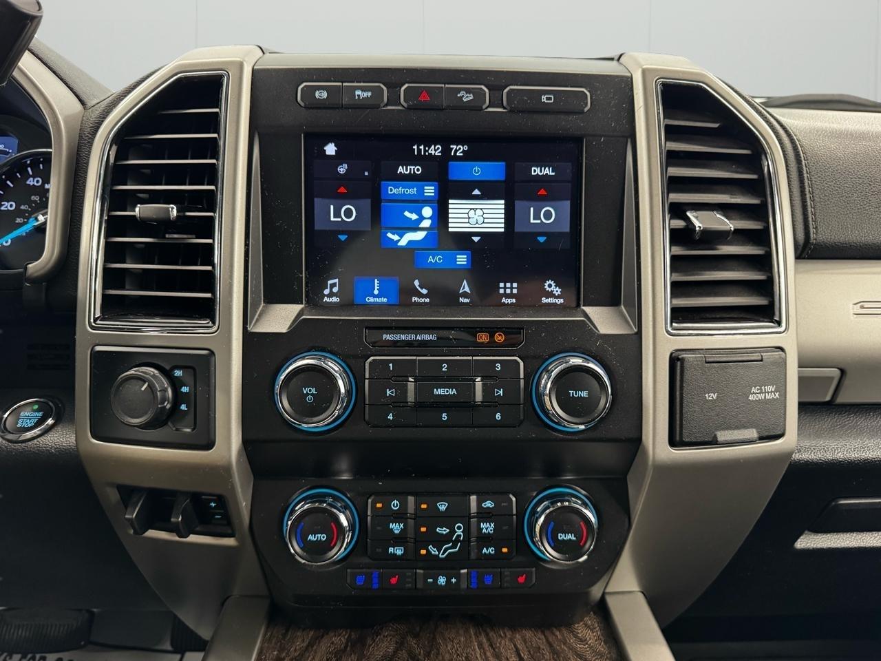 Ford Super Duty F-350 DRW Lariat 4WD Crew Cab 8' Box 2019