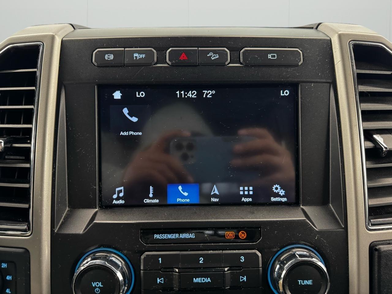 Ford Super Duty F-350 DRW Lariat 4WD Crew Cab 8' Box 2019