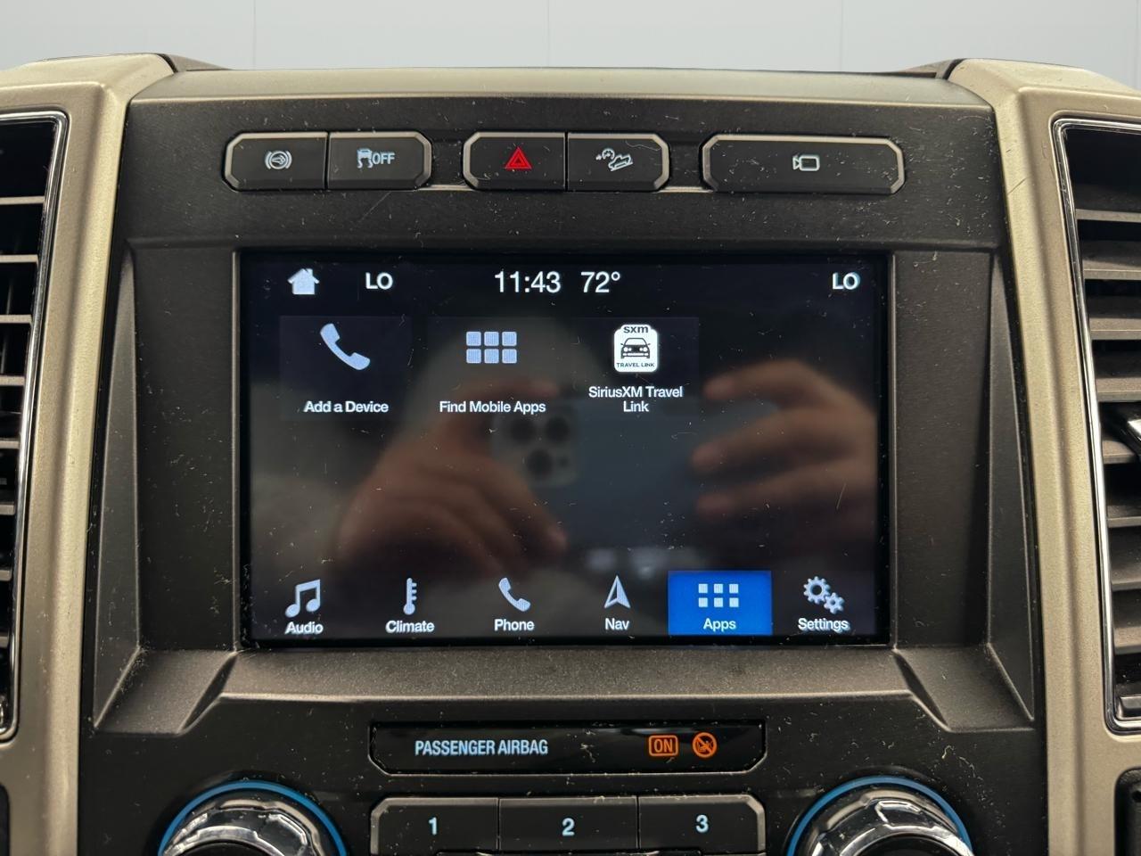 Ford Super Duty F-350 DRW Lariat 4WD Crew Cab 8' Box 2019