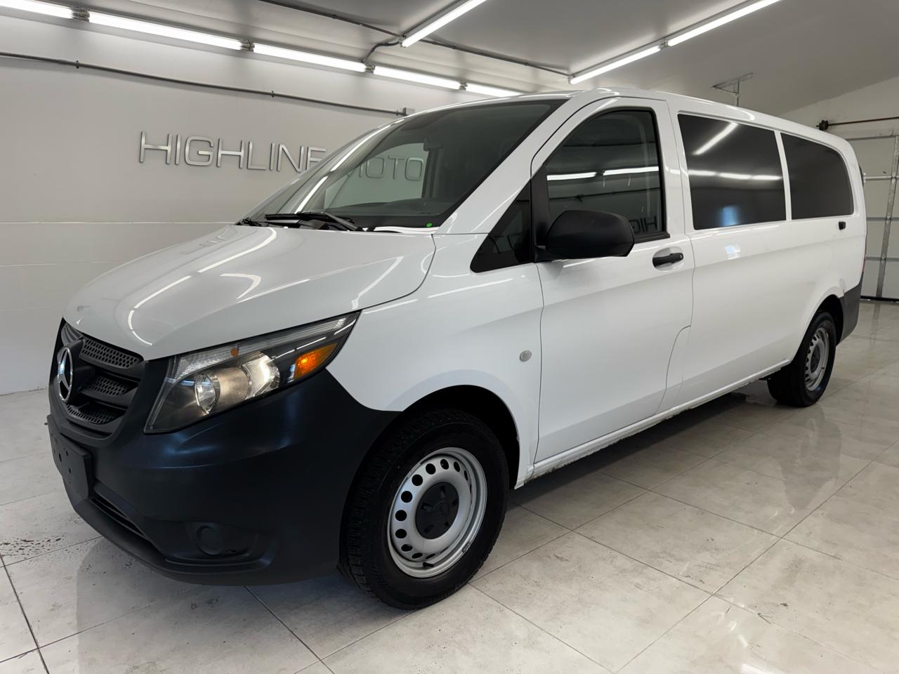 Mercedes-Benz Metris Cargo Van Standard Roof 135" Wheelbase 2022