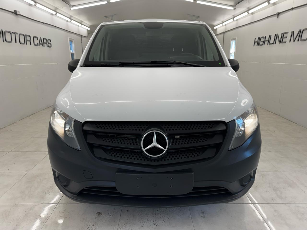 Mercedes-Benz Metris Cargo Van Standard Roof 135" Wheelbase 2022