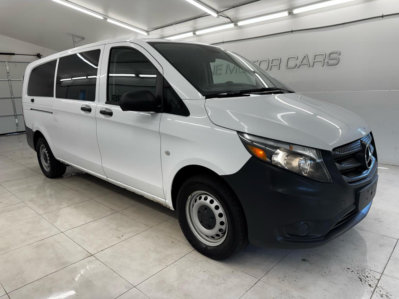 Mercedes-Benz Metris Cargo Van Standard Roof 135" Wheelbase 2022