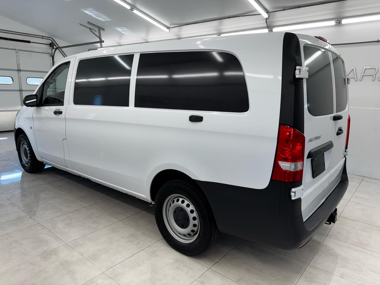 Mercedes-Benz Metris Cargo Van Standard Roof 135" Wheelbase 2022