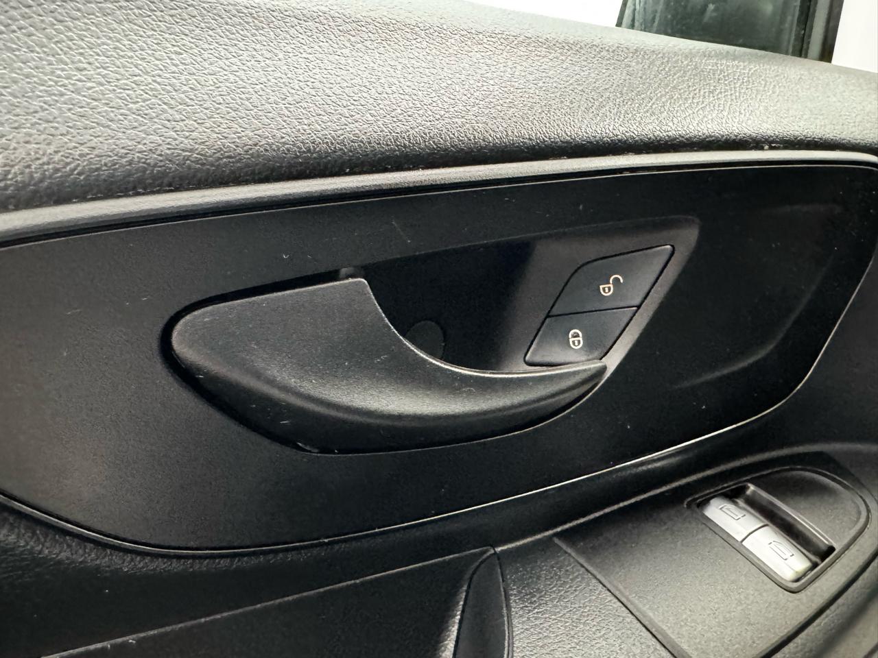 Mercedes-Benz Metris Cargo Van Standard Roof 135" Wheelbase 2022