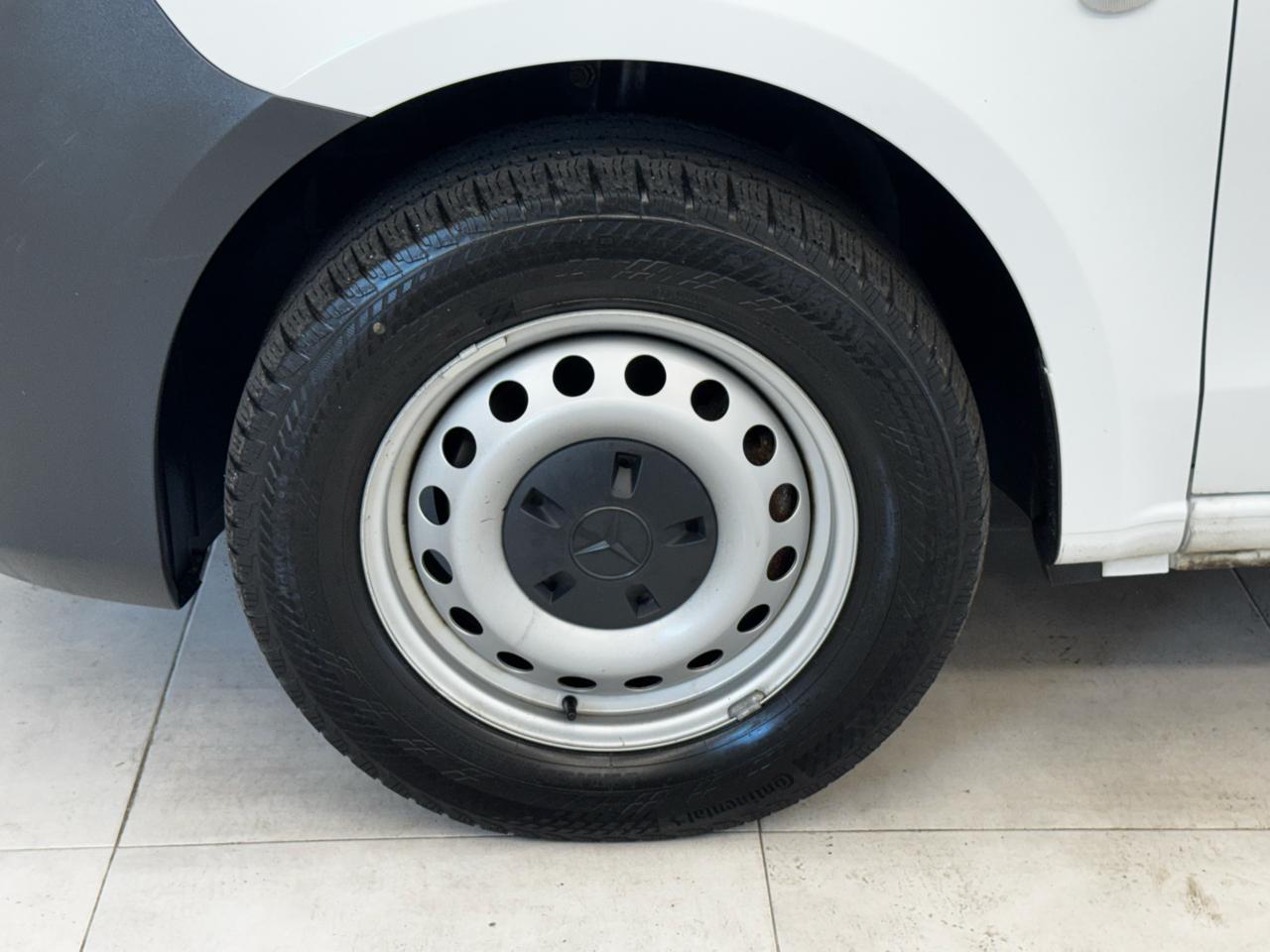 Mercedes-Benz Metris Cargo Van Standard Roof 135" Wheelbase 2022