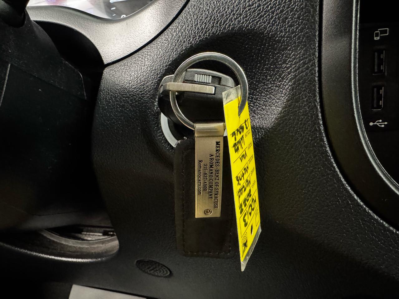 Mercedes-Benz Metris Cargo Van Standard Roof 135" Wheelbase 2022