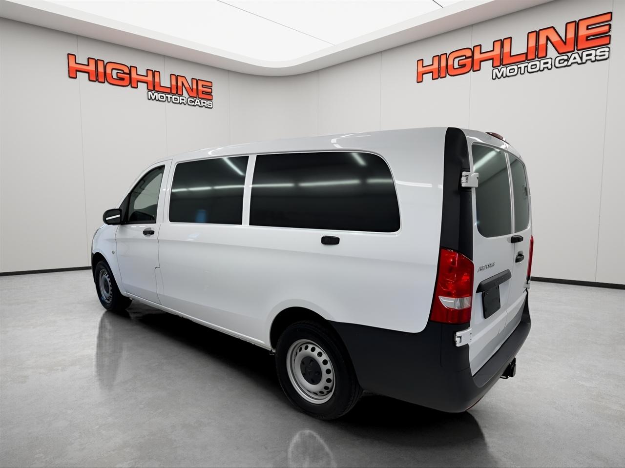 Mercedes-Benz Metris Cargo Van Standard Roof 135" Wheelbase 2022