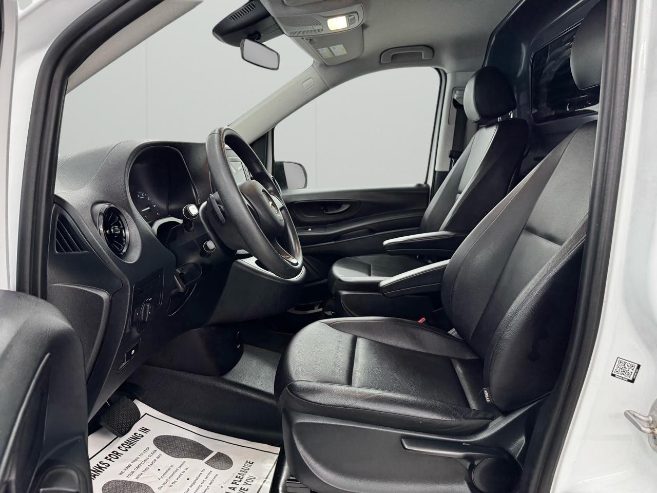 Mercedes-Benz Metris Cargo Van Standard Roof 135" Wheelbase 2022