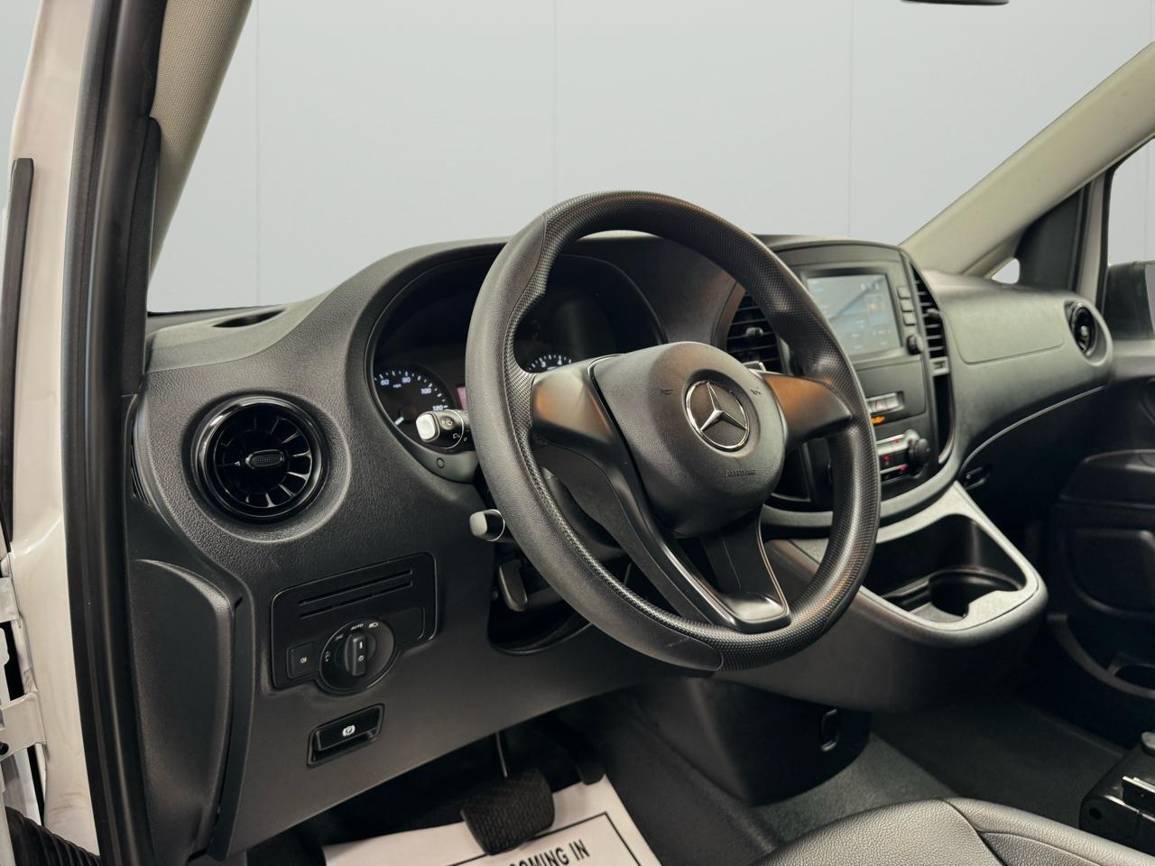 Mercedes-Benz Metris Cargo Van Standard Roof 135" Wheelbase 2022