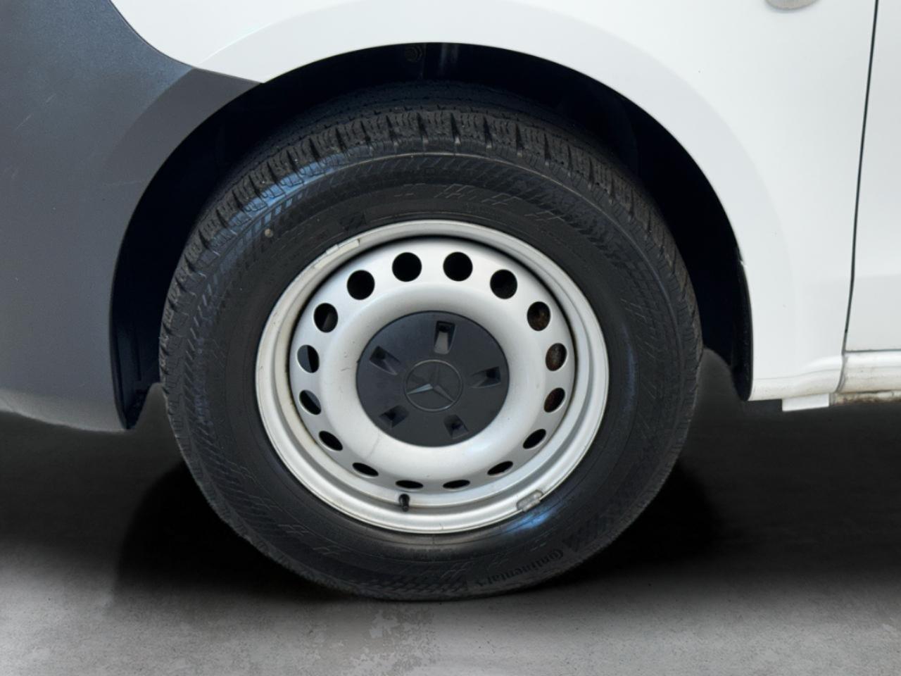 Mercedes-Benz Metris Cargo Van Standard Roof 135" Wheelbase 2022