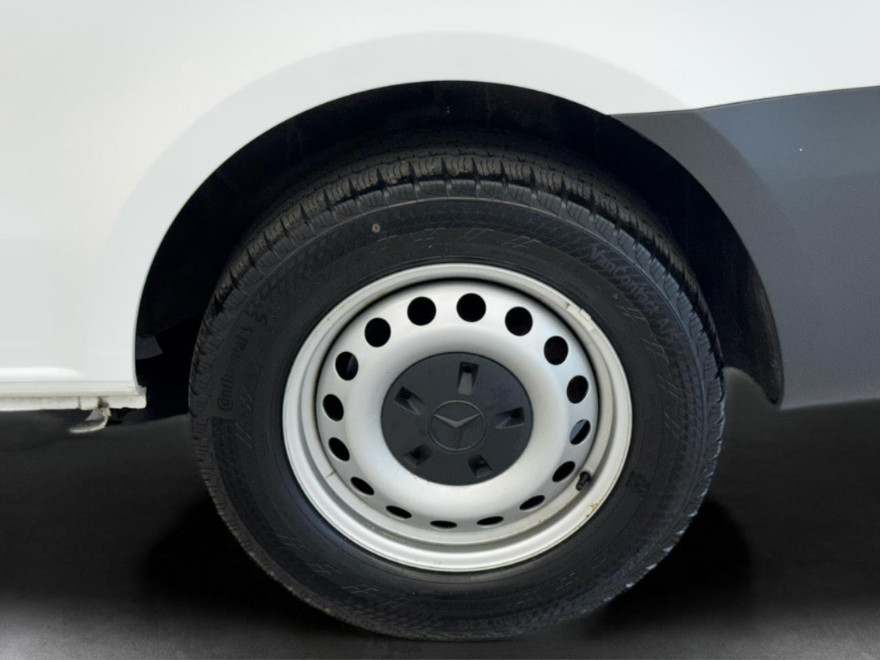 Mercedes-Benz Metris Cargo Van Standard Roof 135" Wheelbase 2022