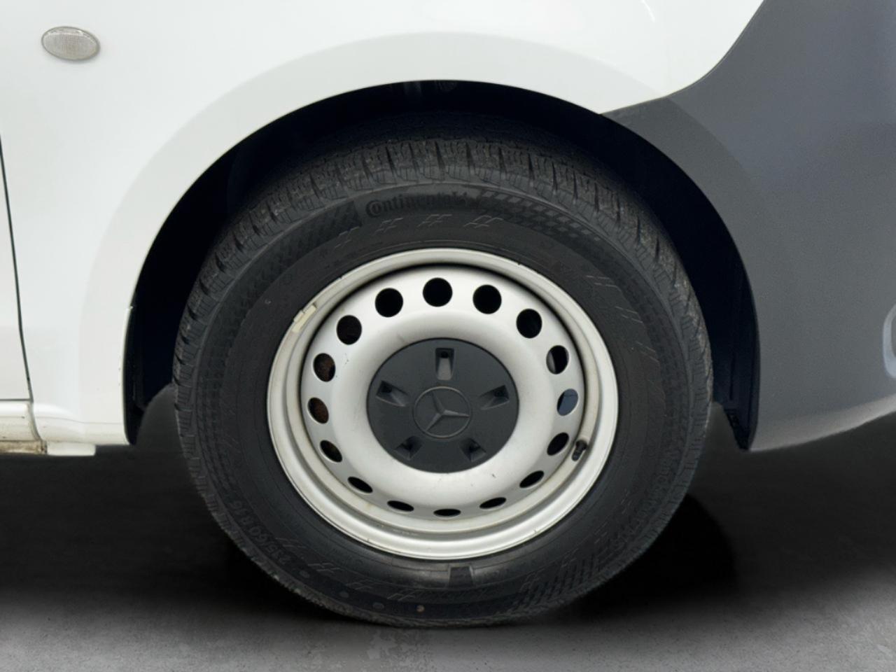 Mercedes-Benz Metris Cargo Van Standard Roof 135" Wheelbase 2022