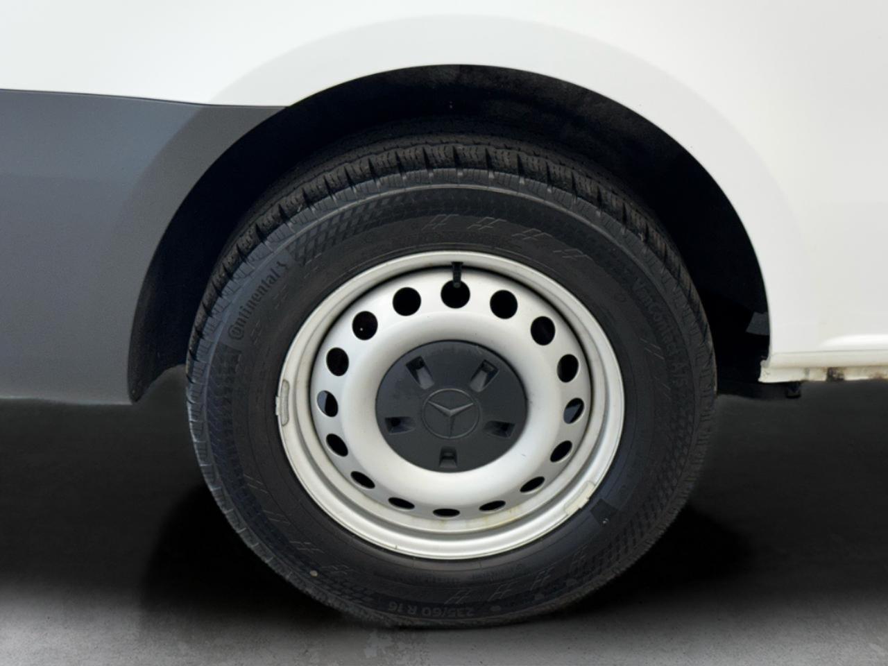 Mercedes-Benz Metris Cargo Van Standard Roof 135" Wheelbase 2022