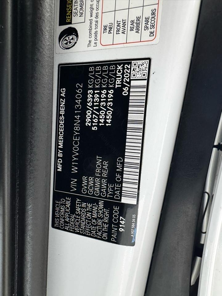 Mercedes-Benz Metris Cargo Van Standard Roof 135" Wheelbase 2022