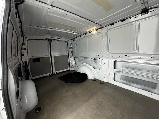 Mercedes-Benz Metris Cargo Van Standard Roof 135" Wheelbase 2022