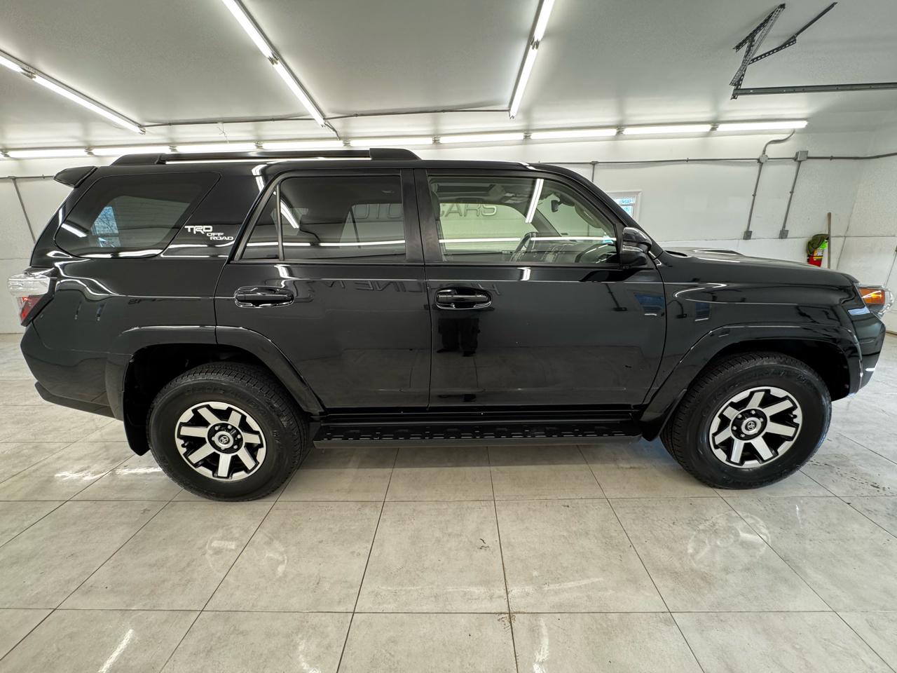 Toyota 4Runner TRD Off Road Premium 4WD (Natl) 2021
