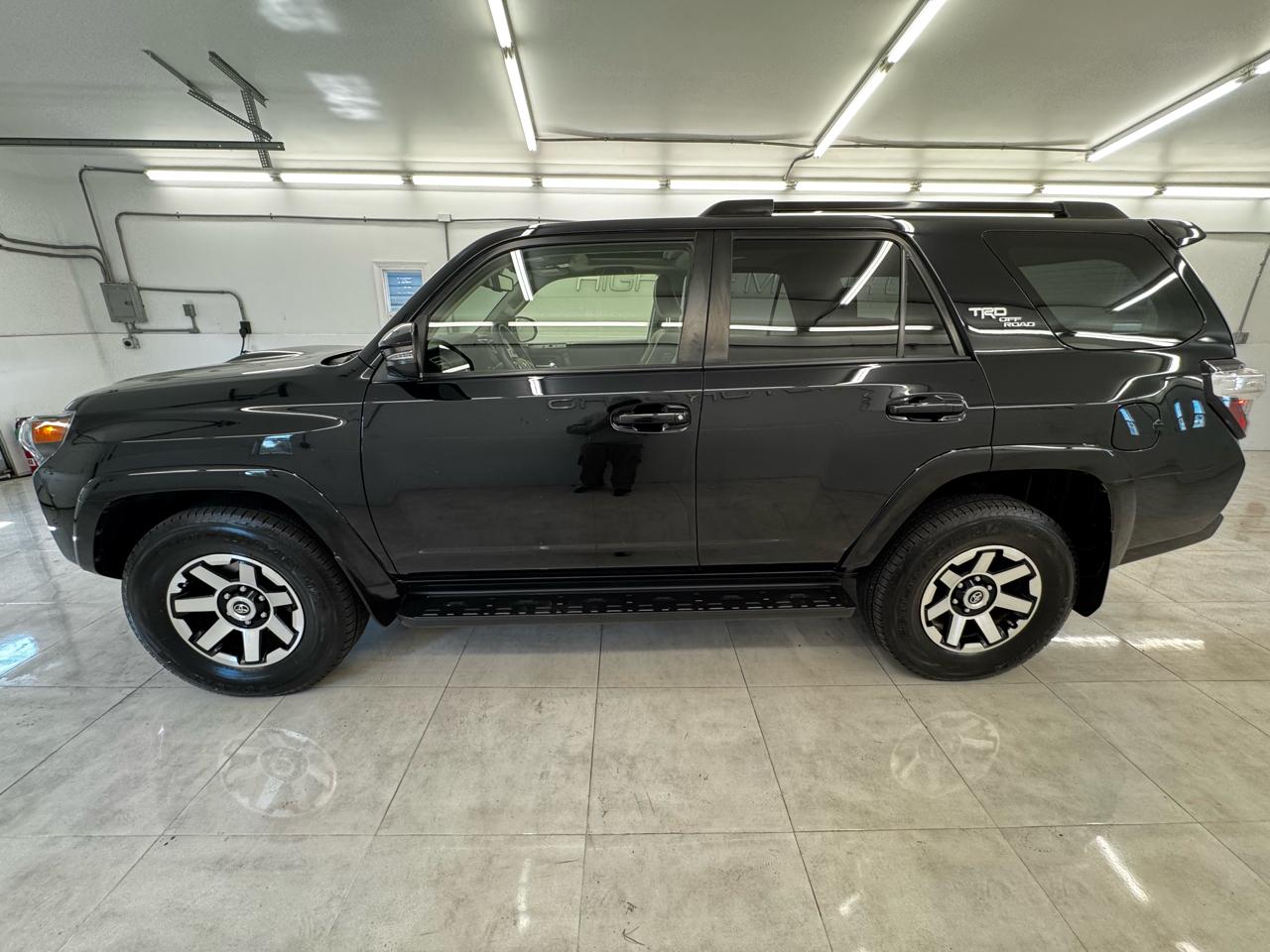 Toyota 4Runner TRD Off Road Premium 4WD (Natl) 2021