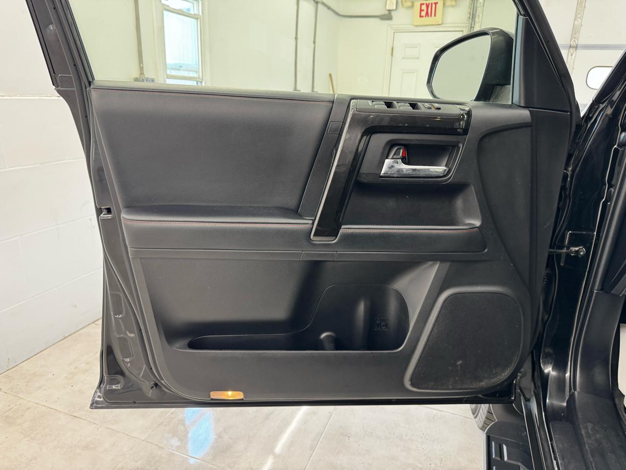 Toyota 4Runner TRD Off Road Premium 4WD (Natl) 2021