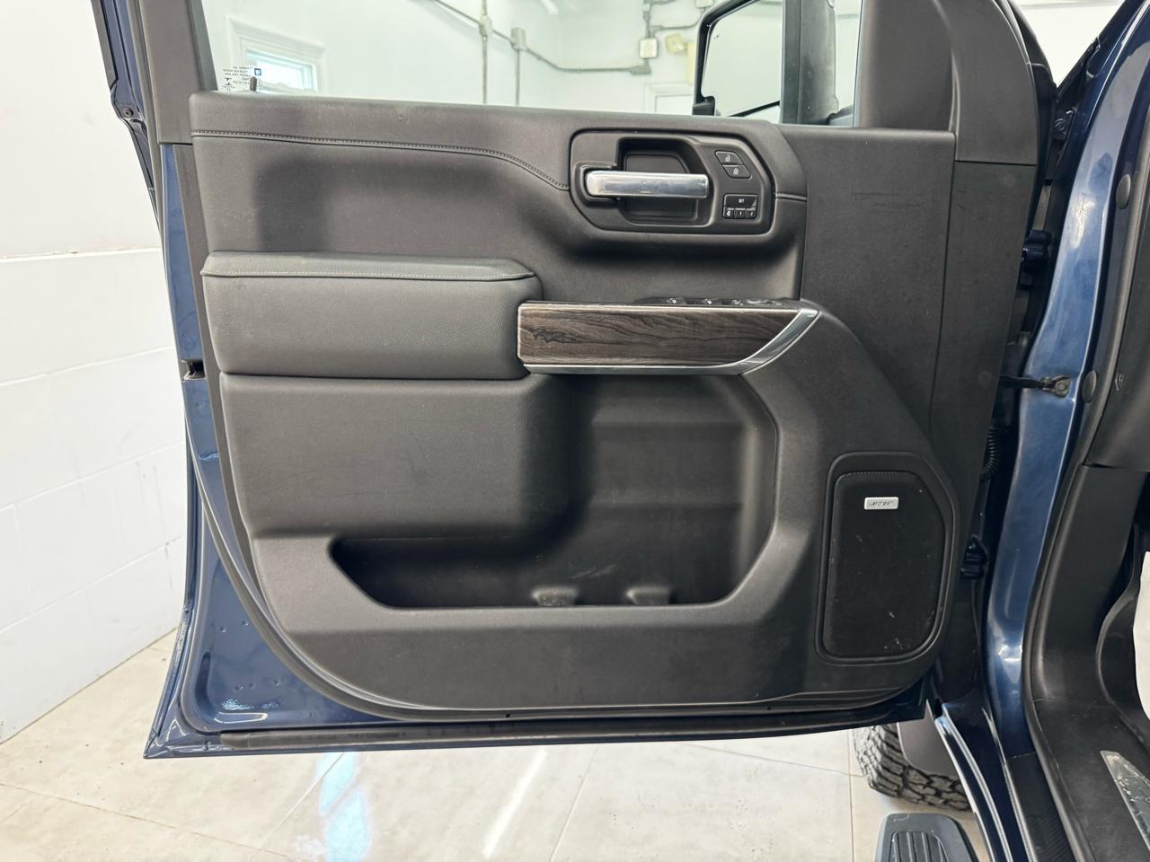 Chevrolet Silverado 2500HD 4WD Crew Cab 159" LTZ 2022