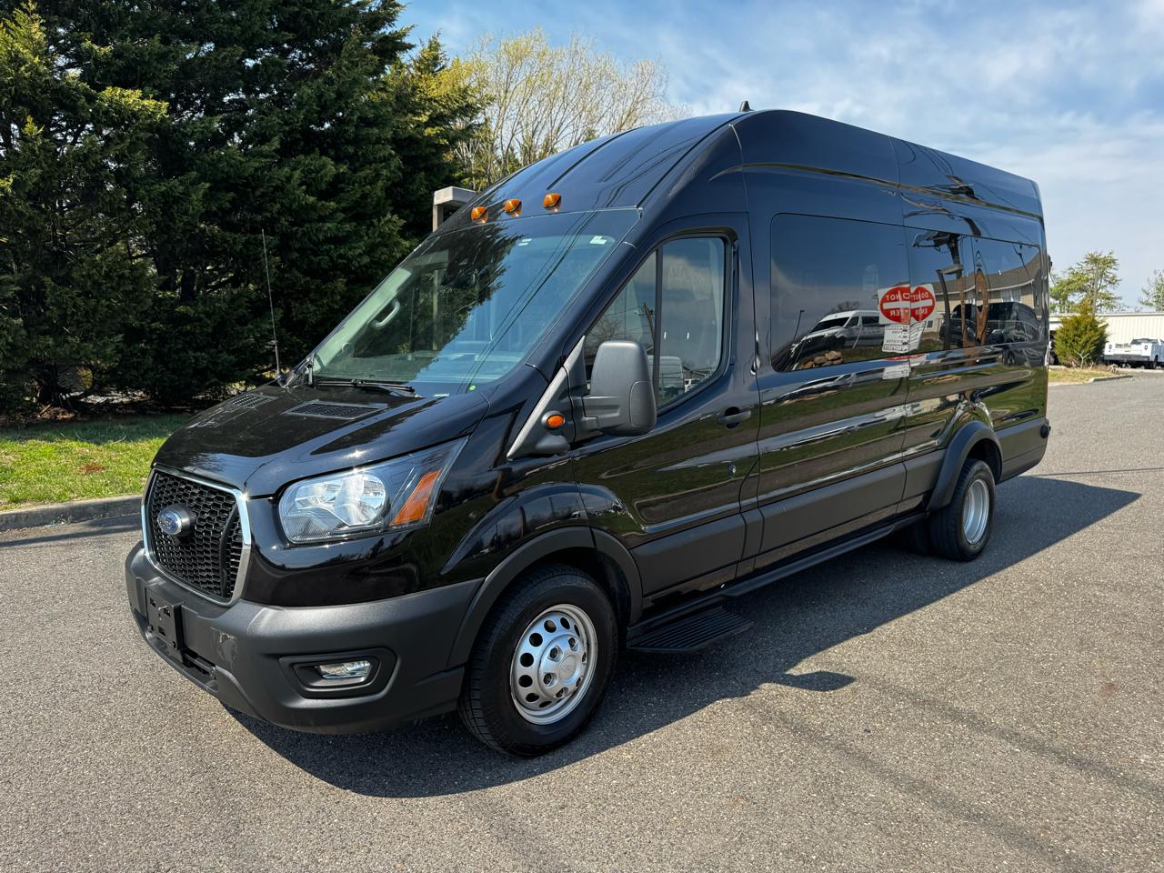 Ford Transit Passenger Wagon T-350 HD 148" EL High Roof XLT DRW AWD 2022