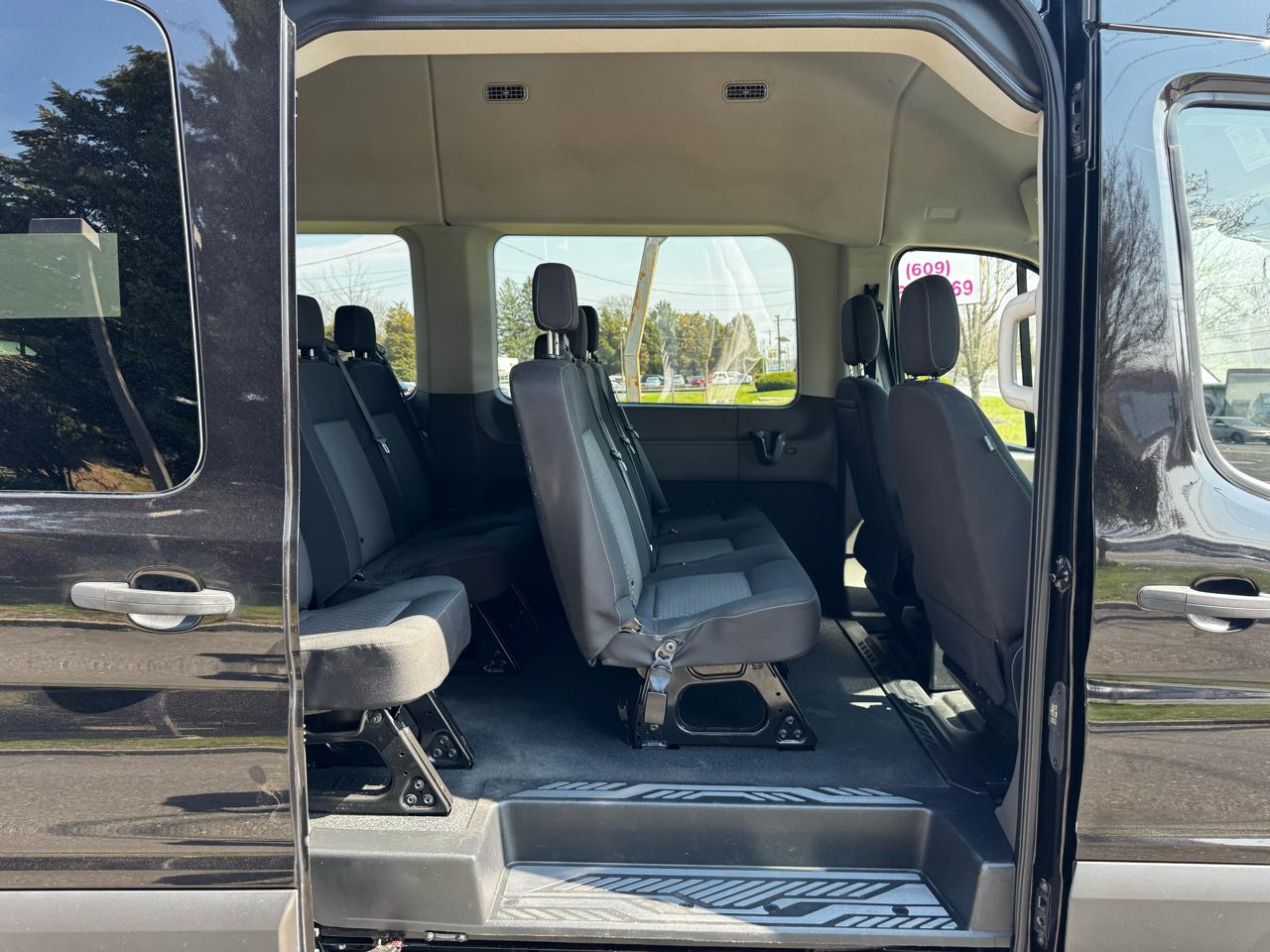 Ford Transit Passenger Wagon T-350 HD 148" EL High Roof XLT DRW AWD 2022