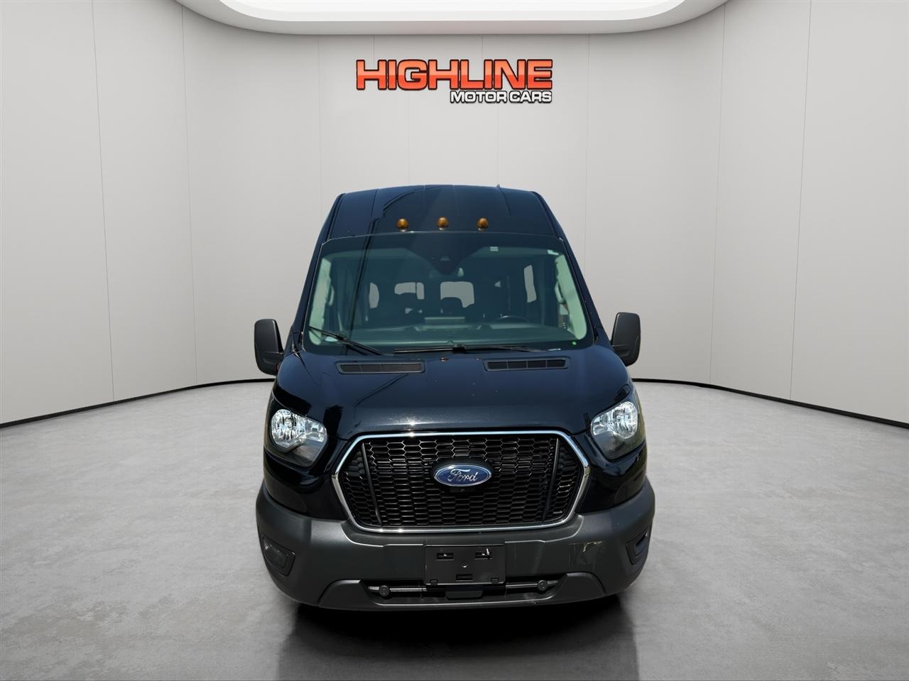 Ford Transit Passenger Wagon T-350 HD 148" EL High Roof XLT DRW AWD 2022