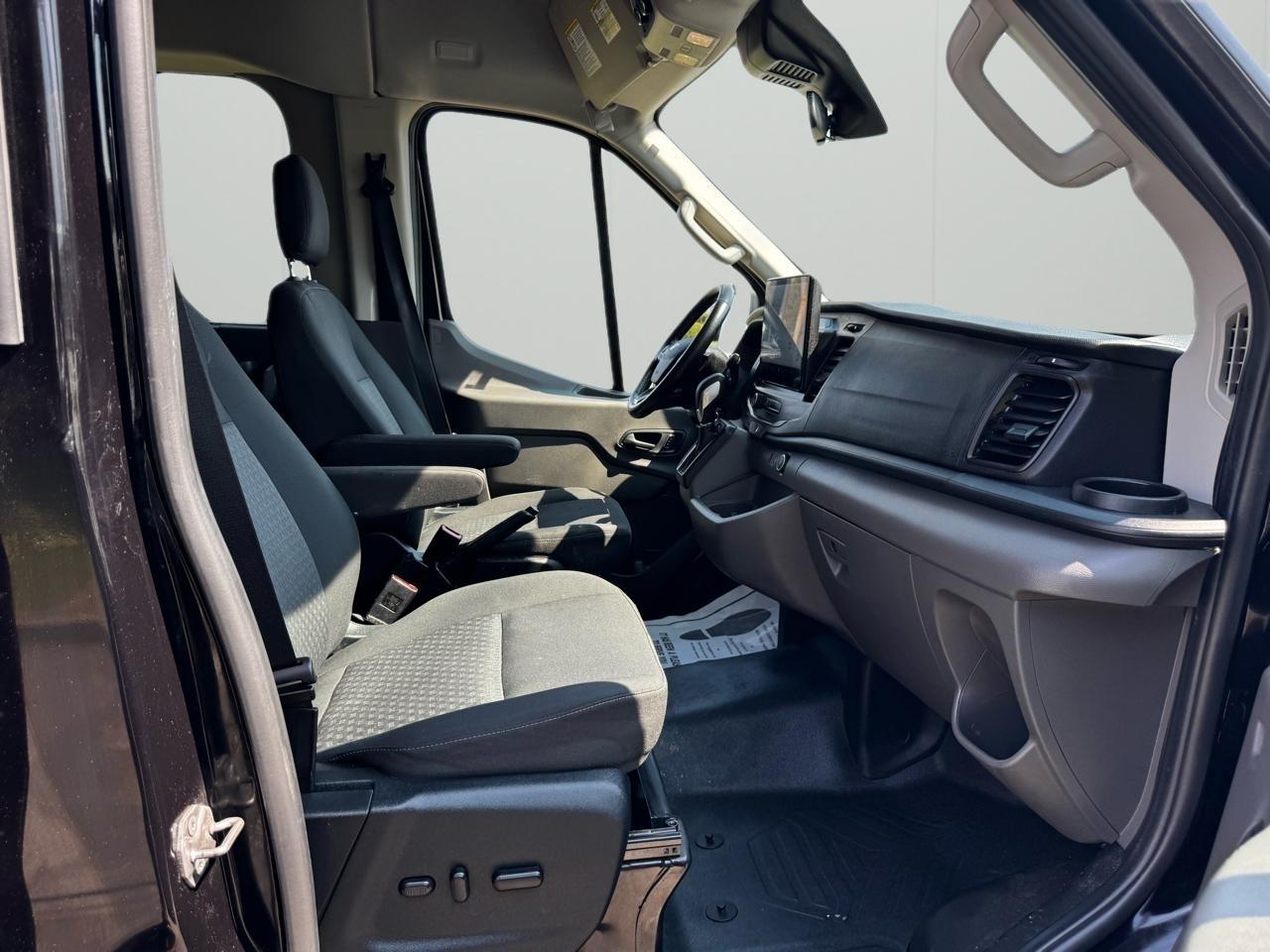 Ford Transit Passenger Wagon T-350 HD 148" EL High Roof XLT DRW AWD 2022