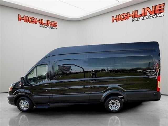Ford Transit Passenger Wagon T-350 HD 148" EL High Roof XLT DRW AWD 2022